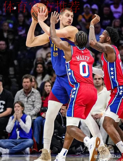 约基奇跑位到弧顶超远三分干拔不中,比赛进入加时赛 约基奇跑位到弧顶超远三分干拔不中,比赛进入加时赛